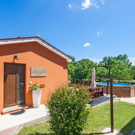House Licul, 3-bedroom House With Pool And Garden Near Labin, Istrien Holiday home *